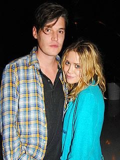 news - While she's busy checking out London Fashion Week - Mary Kate Olsen